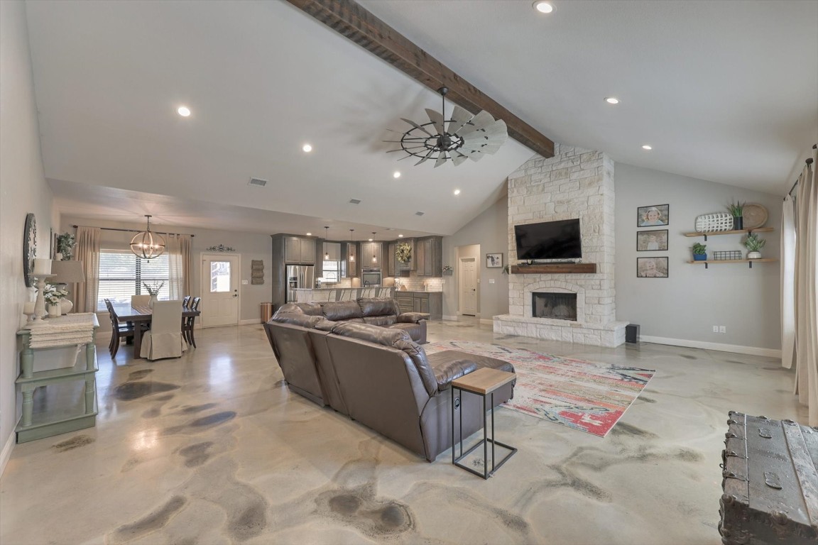 1246 County Road 4698 Boyd TX 76023