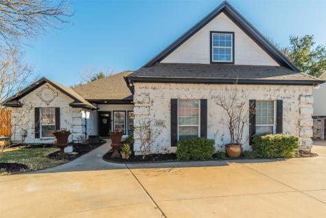 3205 Crossbridge Circle Granbury TX 76049