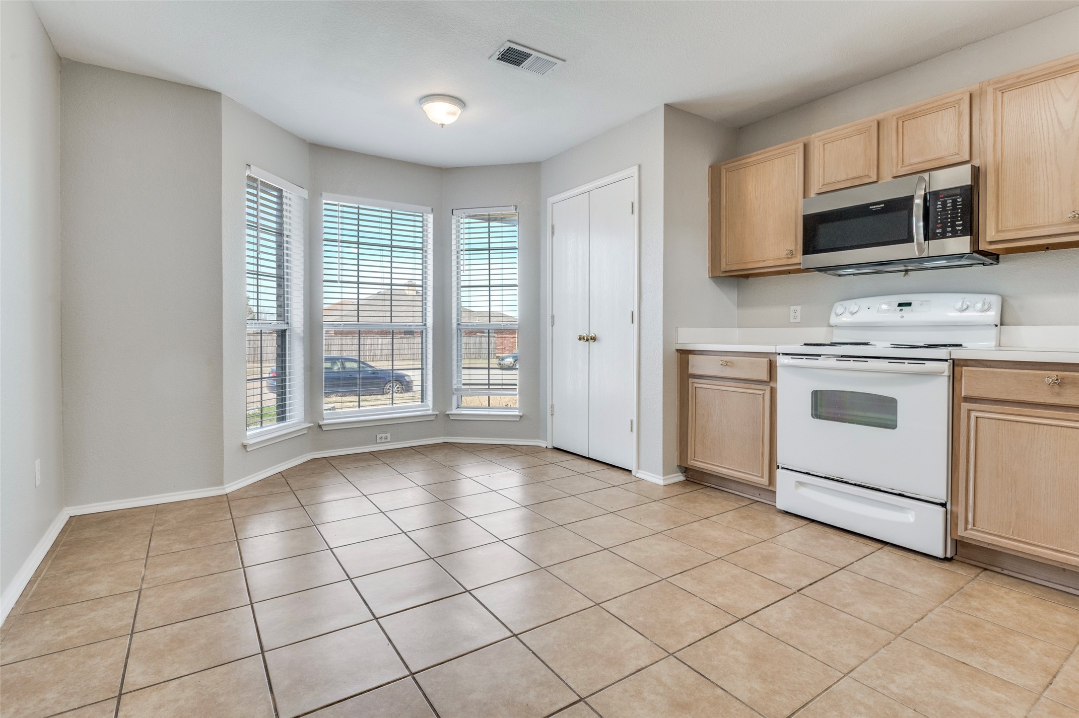 800 Ponselle Drive Arlington TX 76001