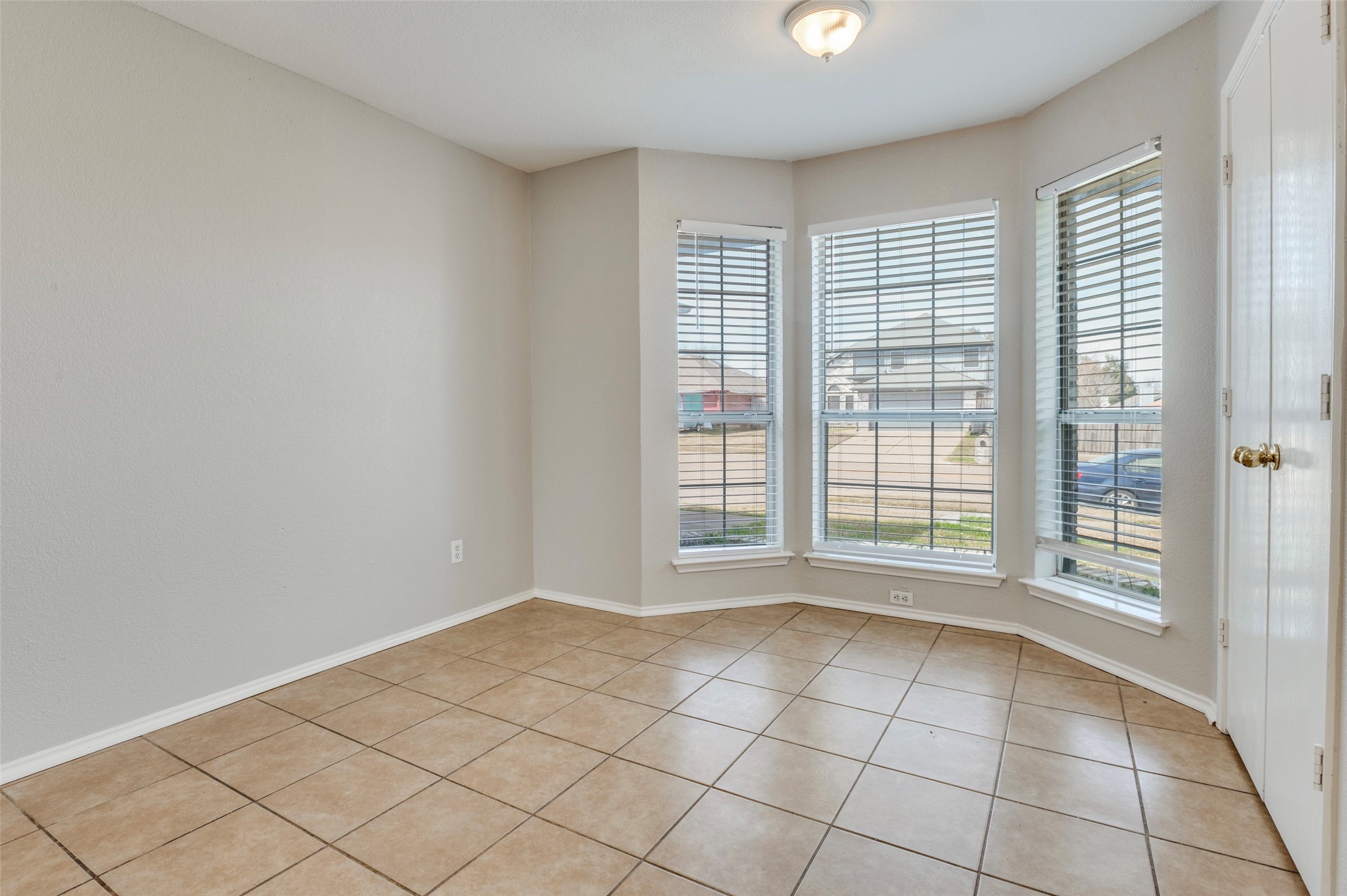 800 Ponselle Drive Arlington TX 76001