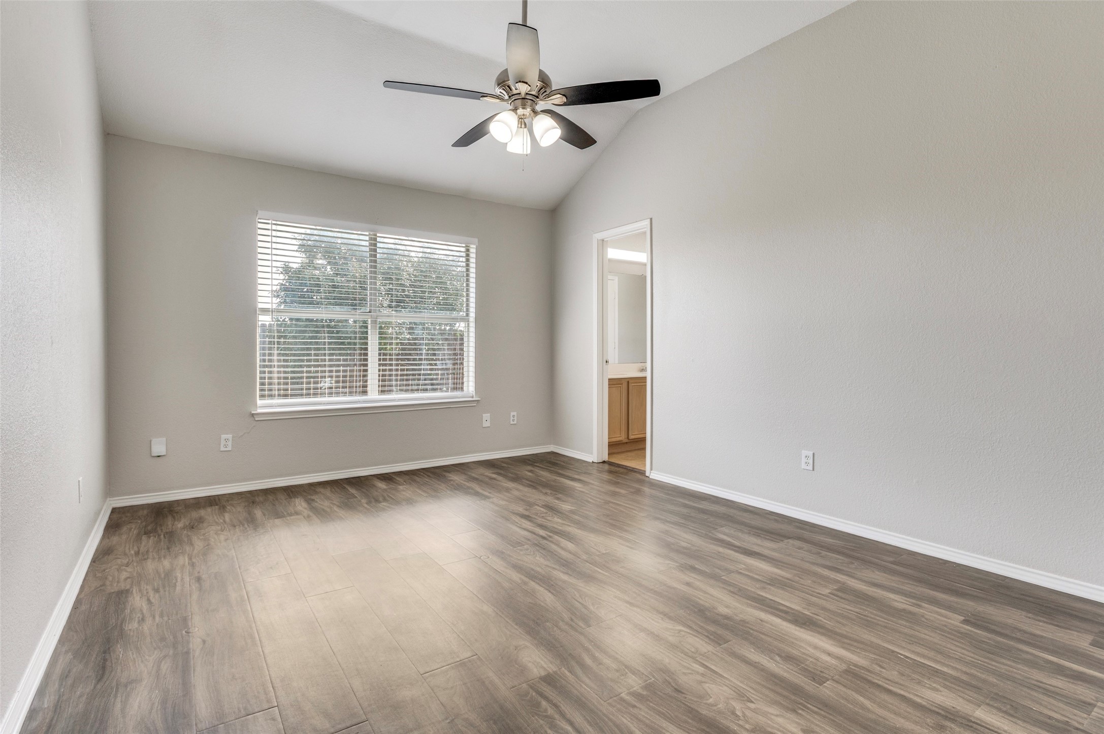 800 Ponselle Drive Arlington TX 76001