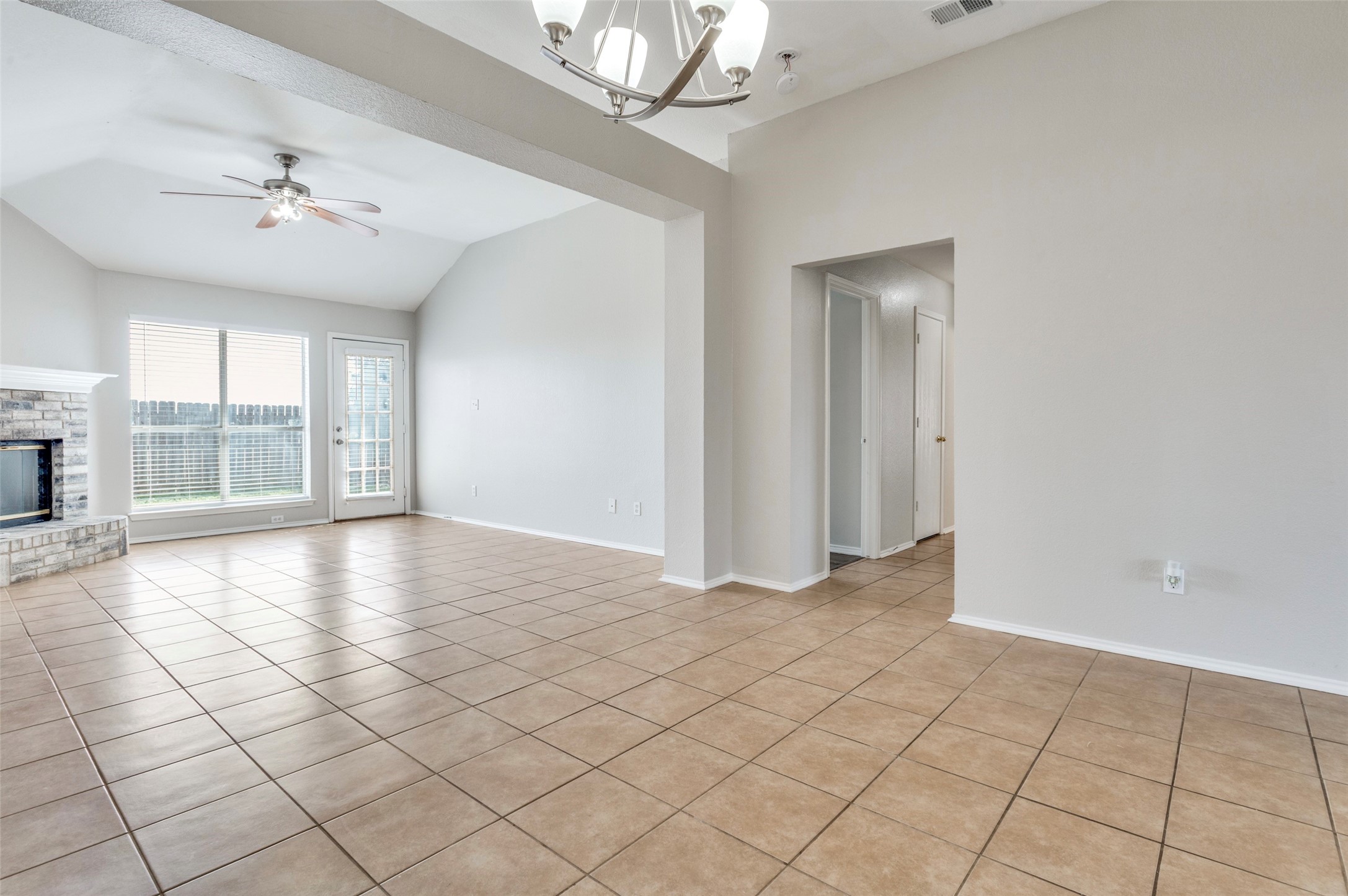 800 Ponselle Drive Arlington TX 76001