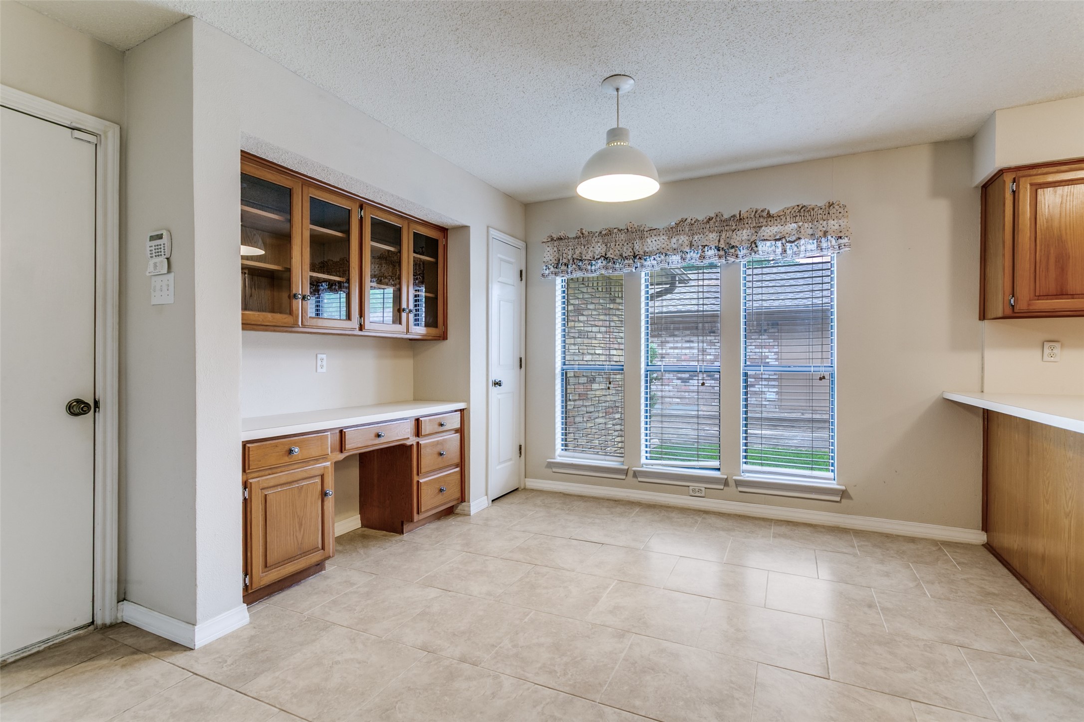 2818 N Creekwood Drive Grapevine TX 76051