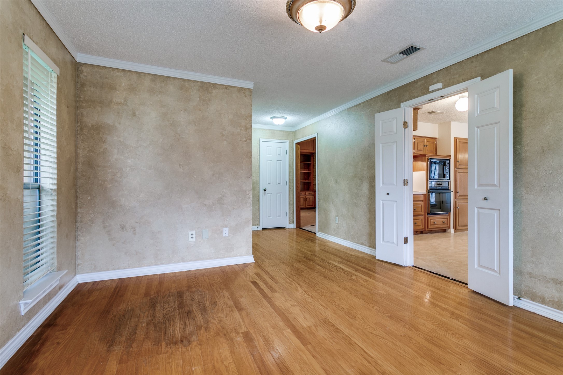 2818 N Creekwood Drive Grapevine TX 76051