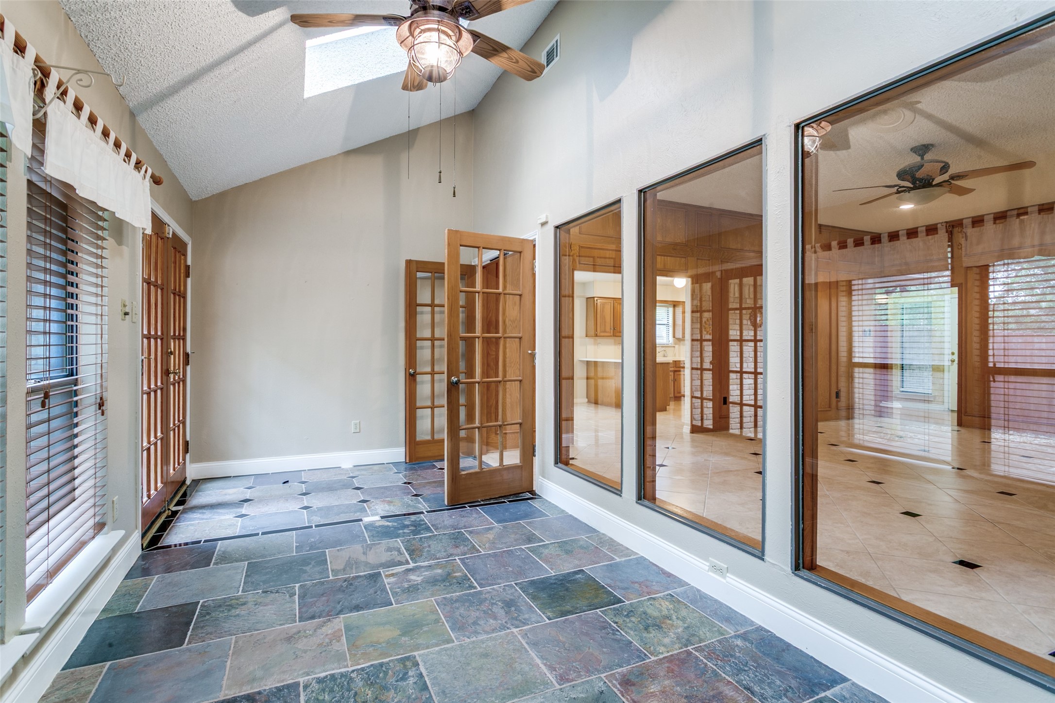 2818 N Creekwood Drive Grapevine TX 76051