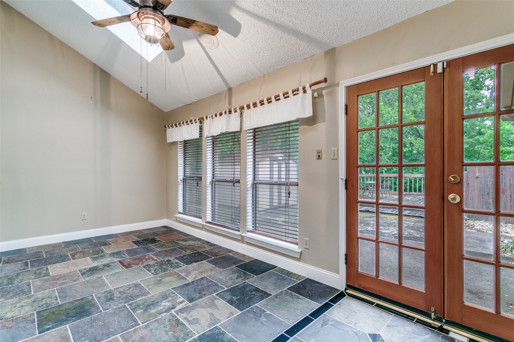 2818 N Creekwood Drive Grapevine TX 76051