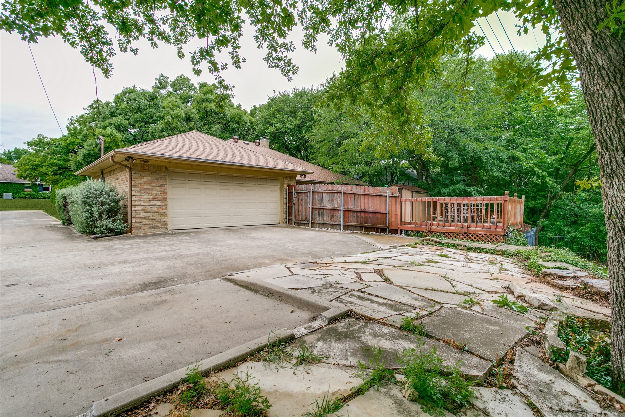 2818 N Creekwood Drive Grapevine TX 76051