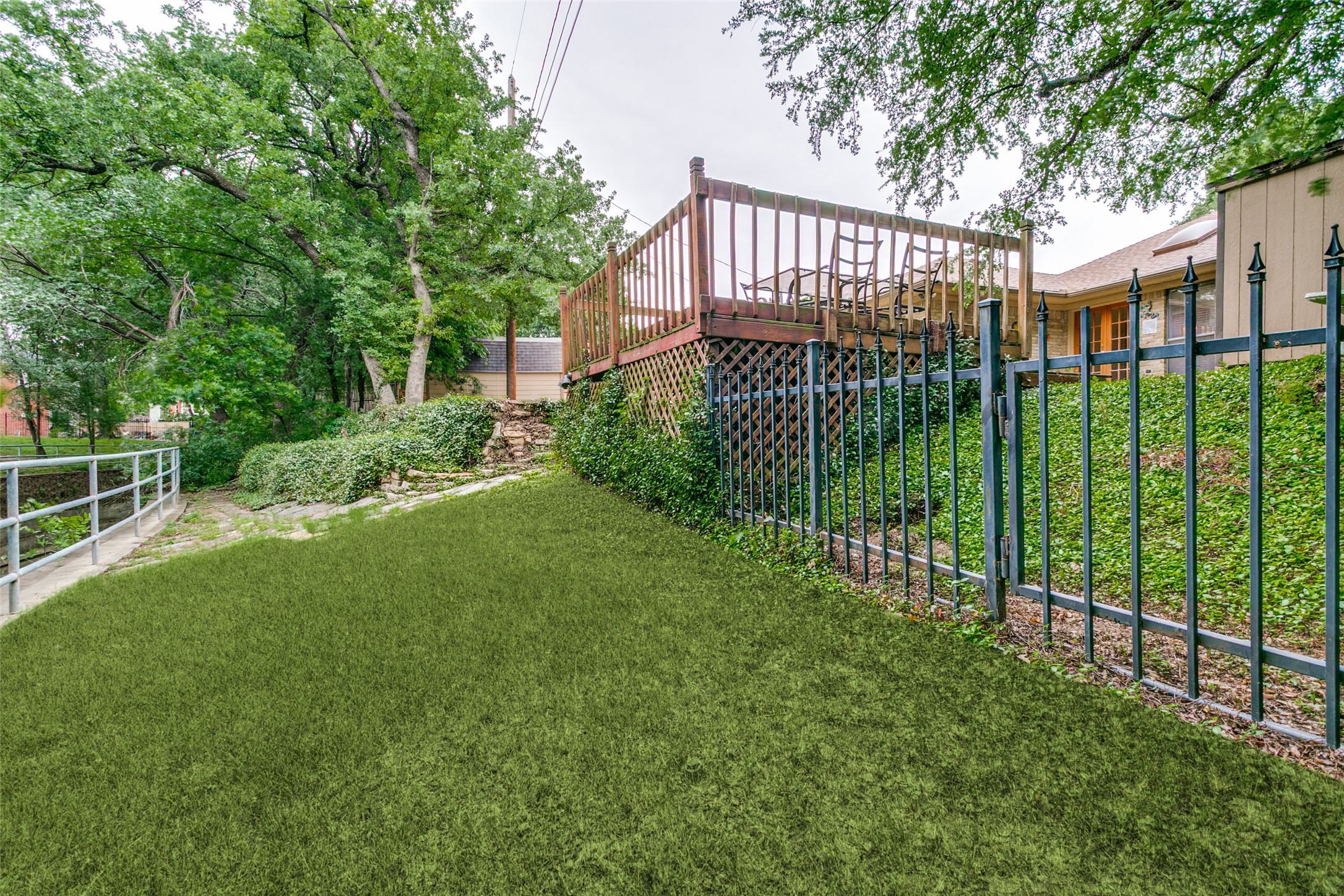 2818 N Creekwood Drive Grapevine TX 76051