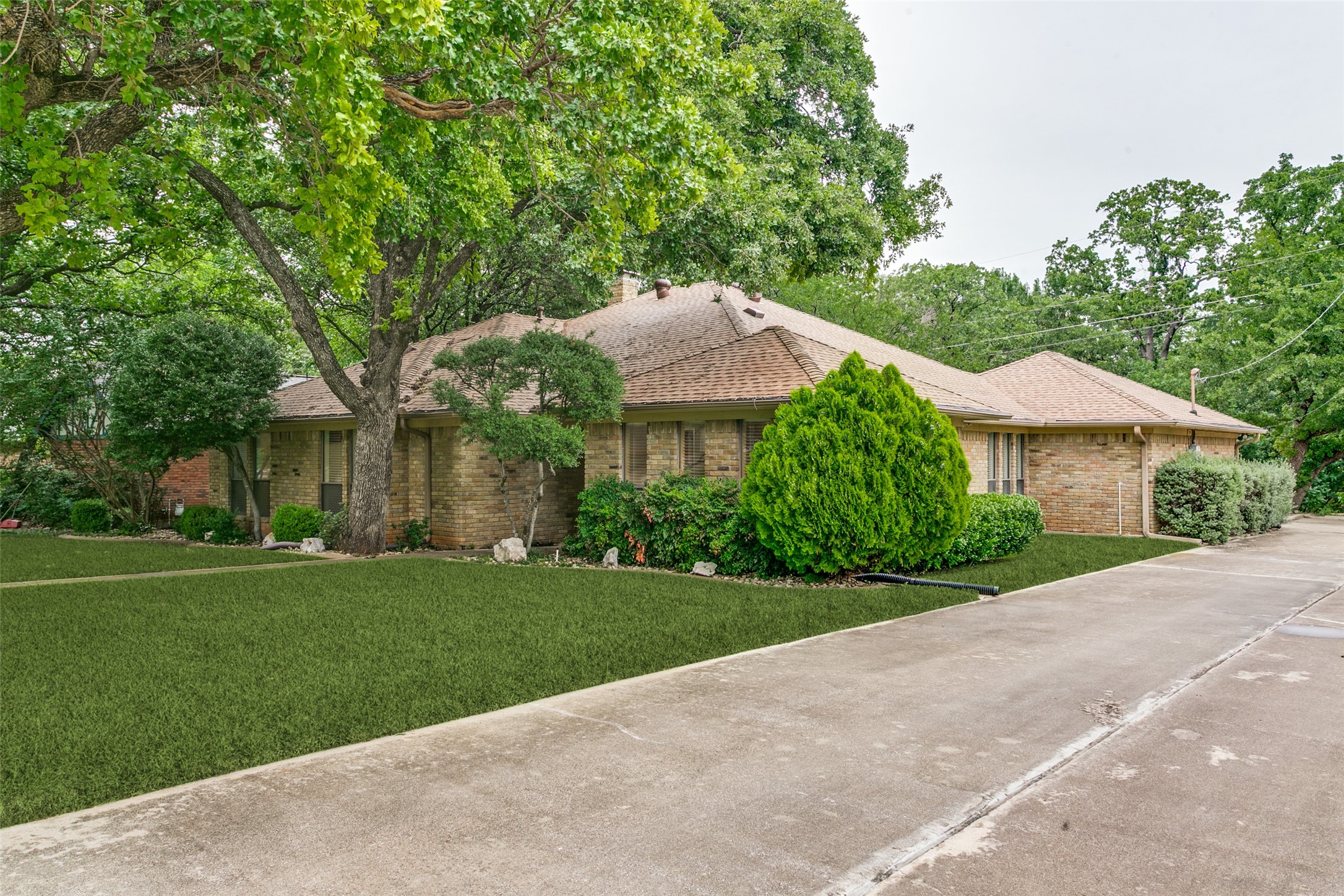 2818 N Creekwood Drive Grapevine TX 76051