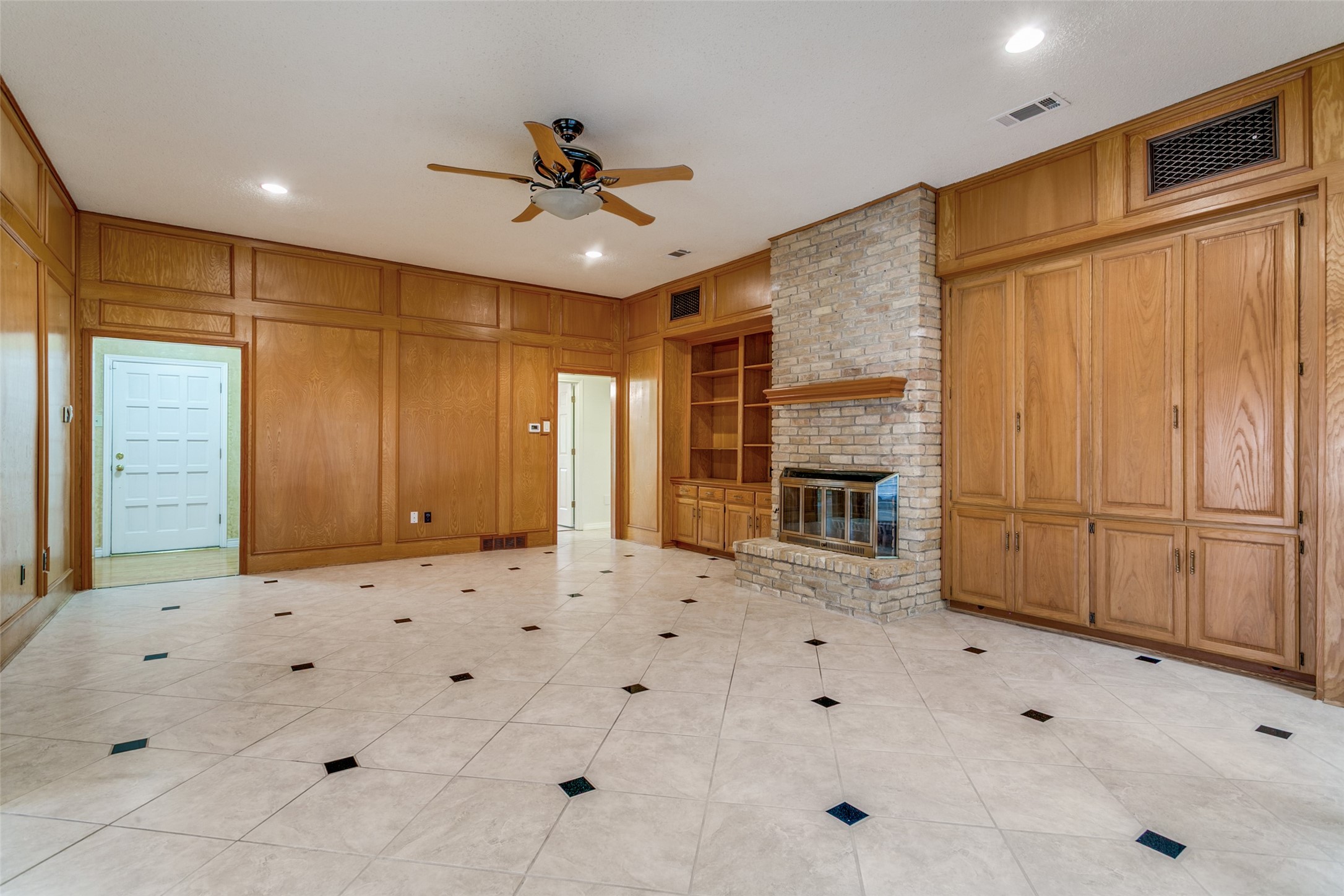 2818 N Creekwood Drive Grapevine TX 76051
