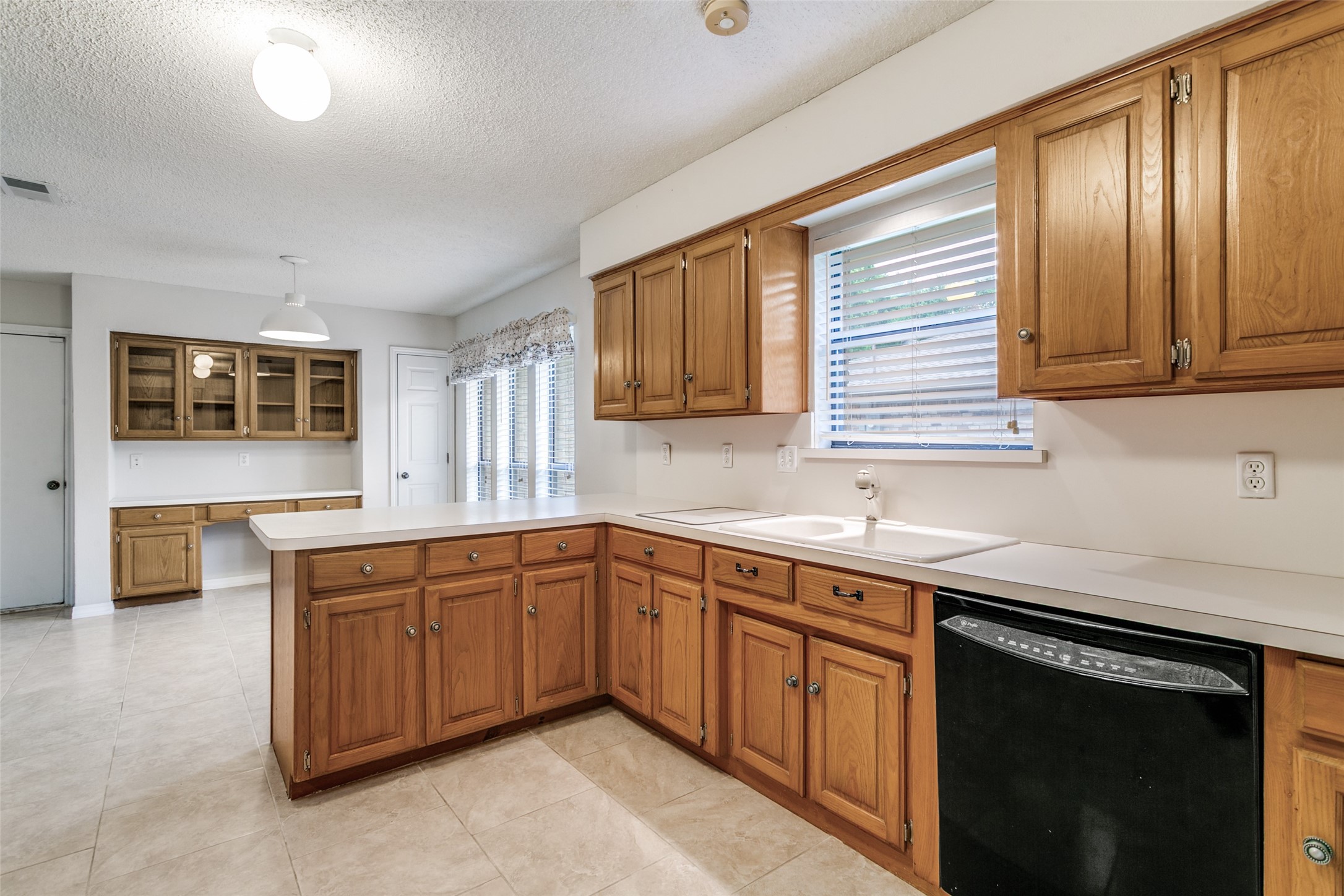 2818 N Creekwood Drive Grapevine TX 76051