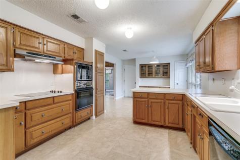2818 N Creekwood Drive Grapevine TX 76051