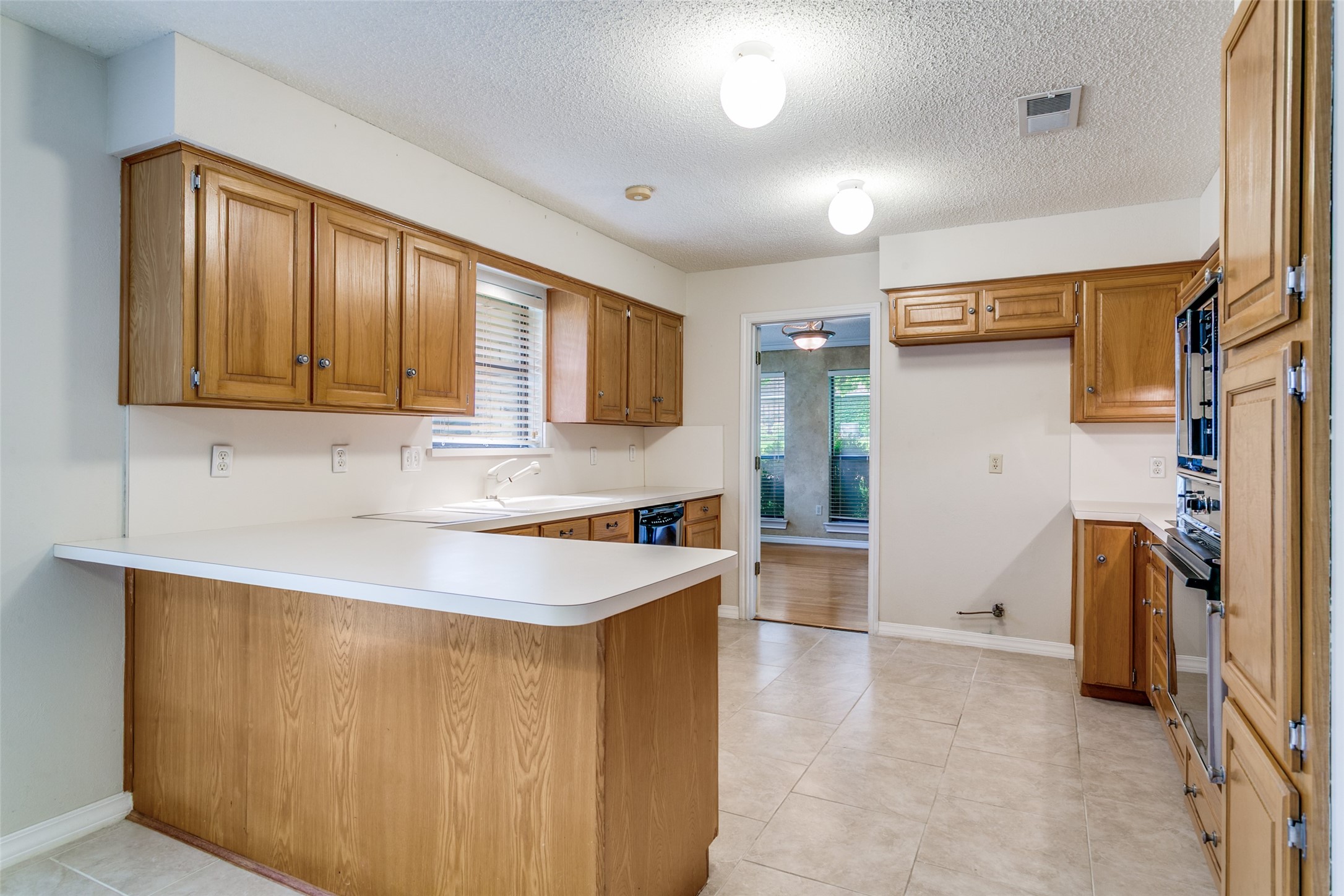2818 N Creekwood Drive Grapevine TX 76051