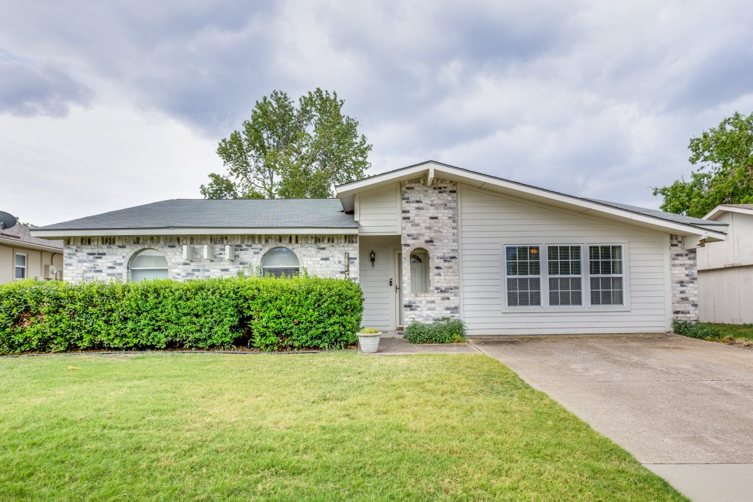 2042 Rose Hill Road Carrollton TX 75007