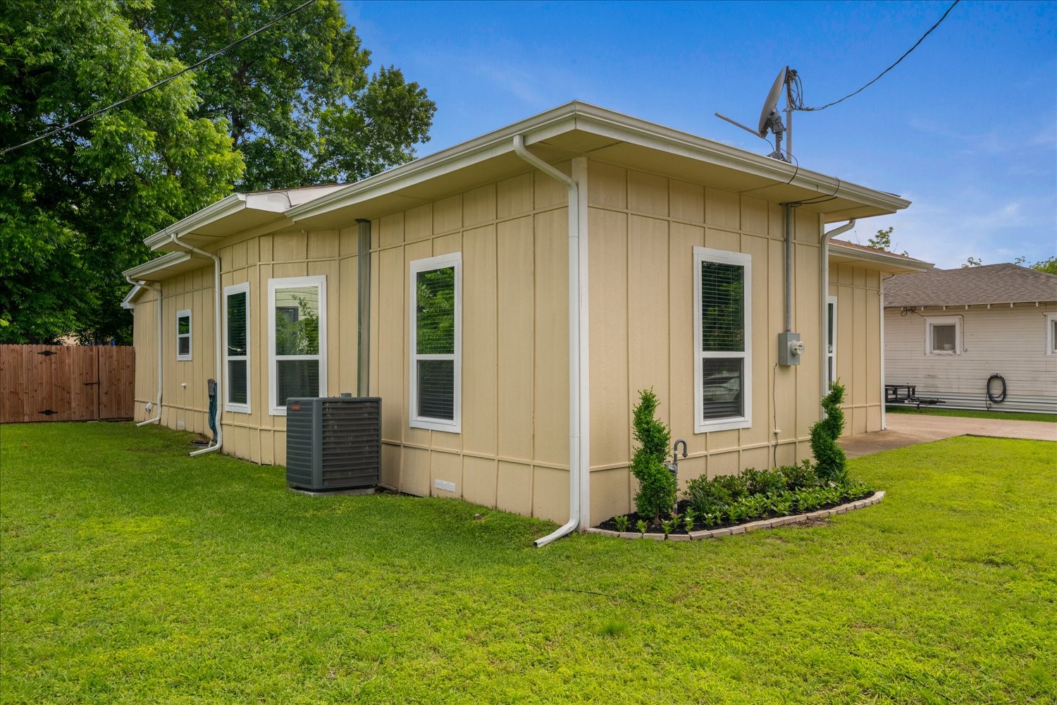 2206 Drake Street Caddo Mills TX 75135