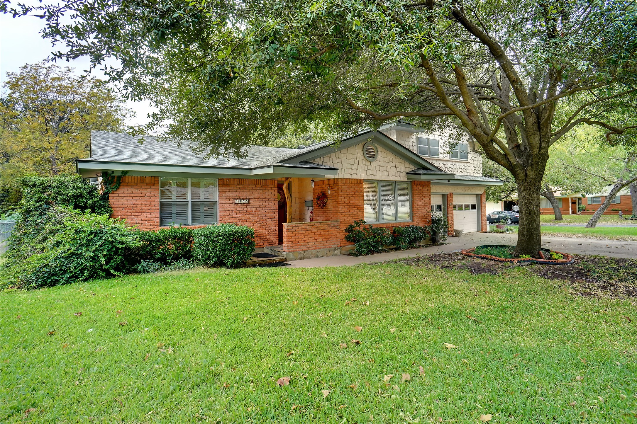 1333 Karla Drive Hurst TX 76053
