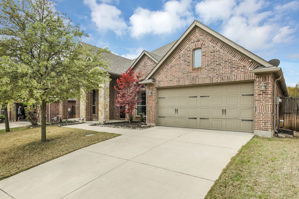 447 Bristol Street Roanoke TX 76262