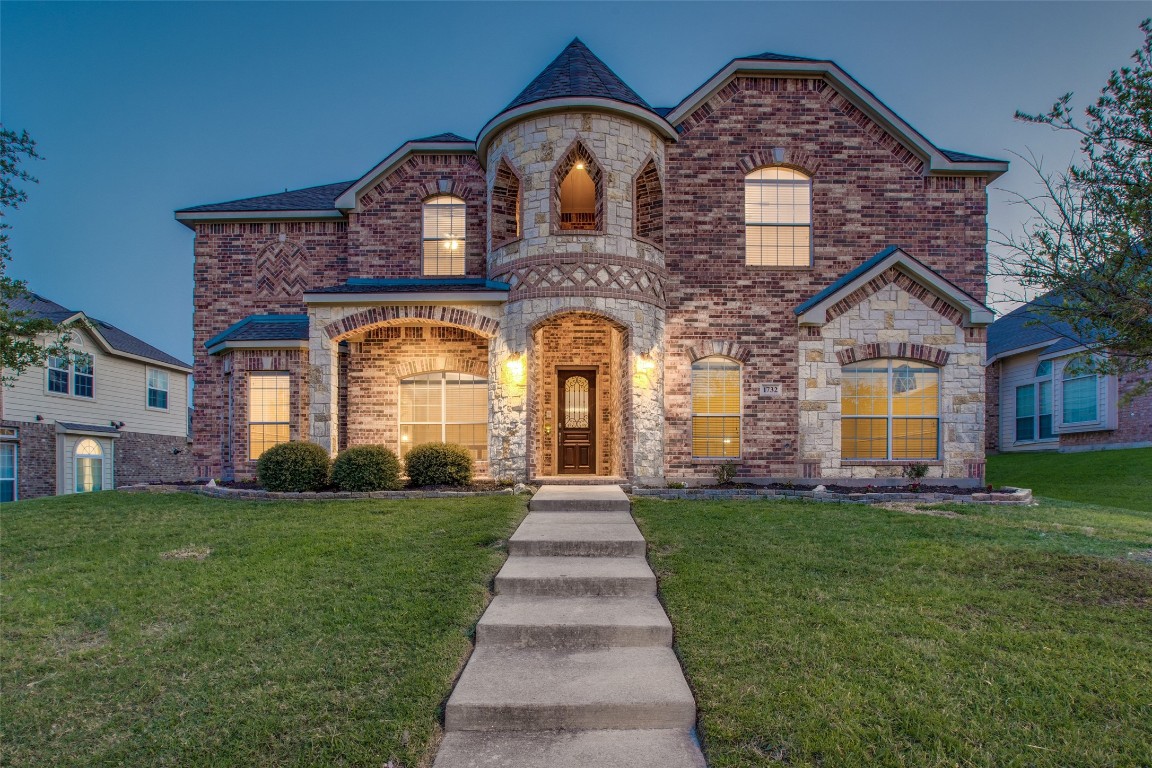 1732 Blue Stream Drive Desoto TX 75115