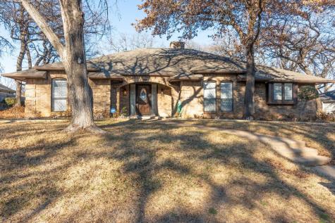913 Larkspur Lane Fort Worth TX 76112