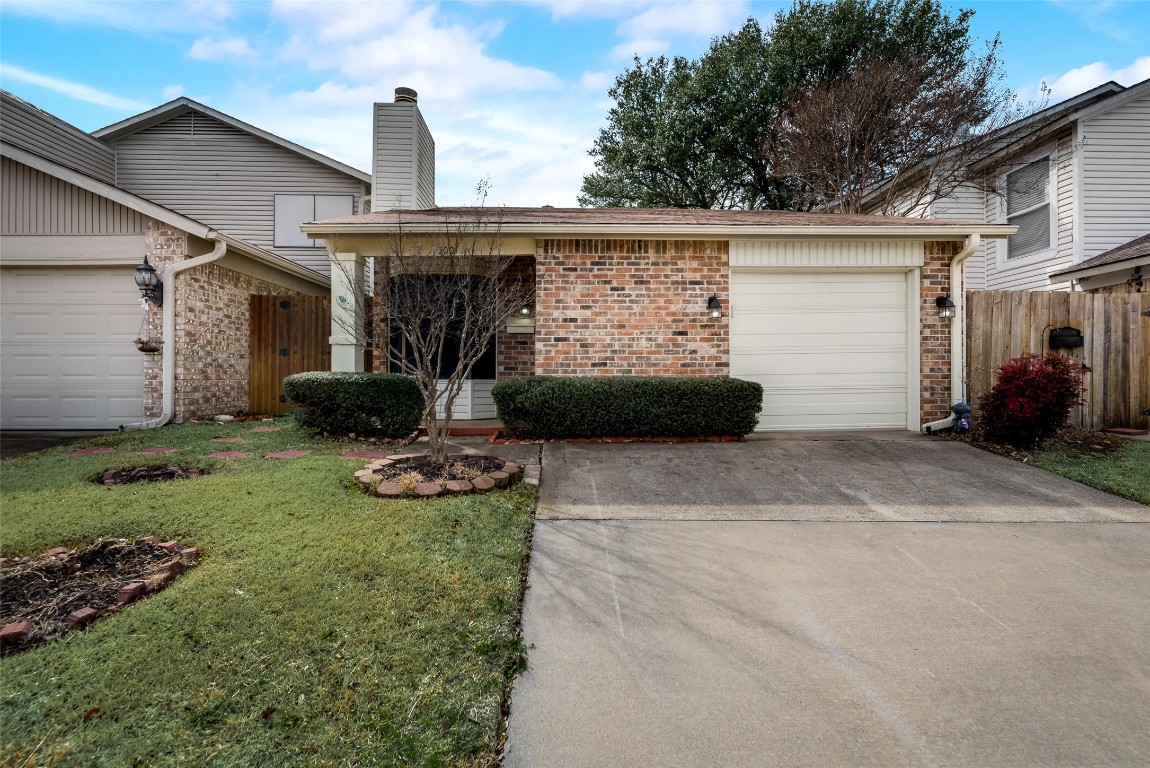5001 Burlingame Drive Garland TX 75043