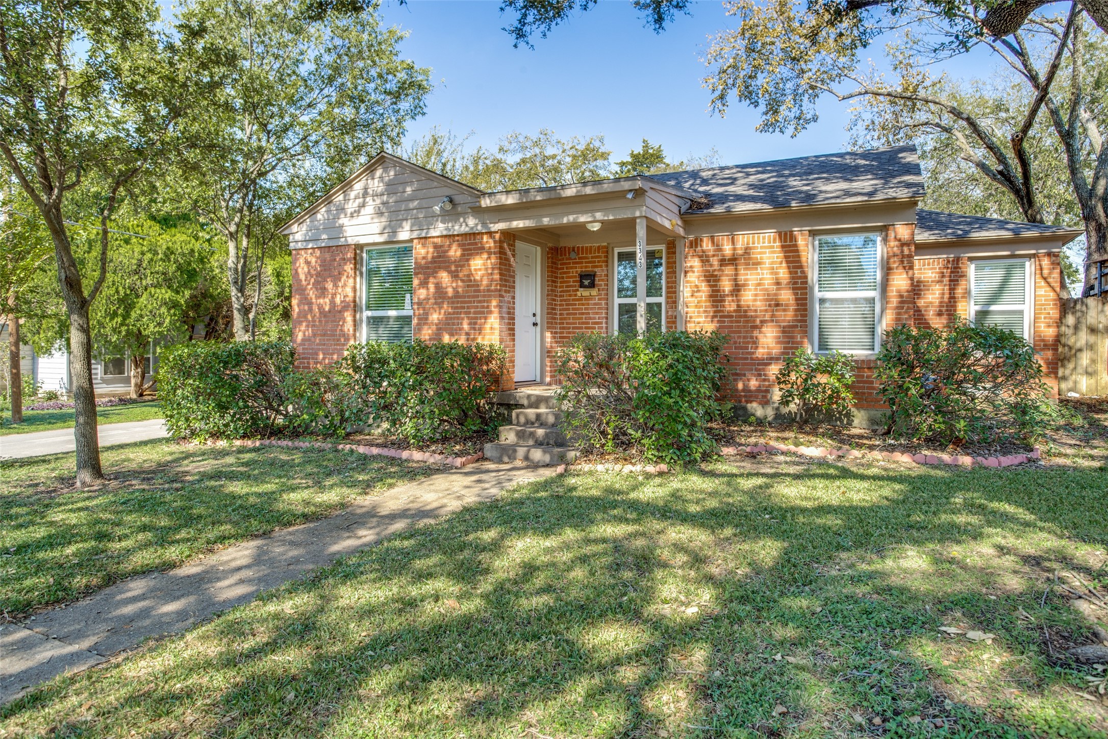 3343 Ivandell Avenue Dallas TX 75211