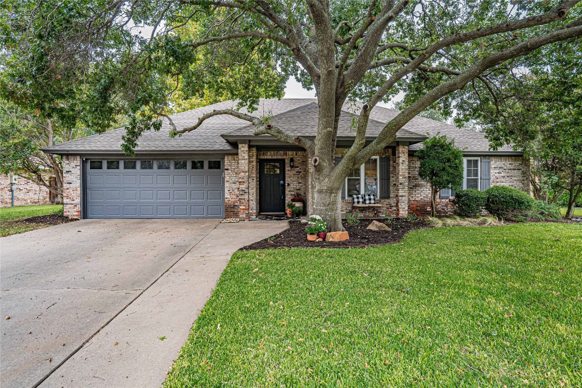 911 Meadowlark Lane Granbury TX 76048