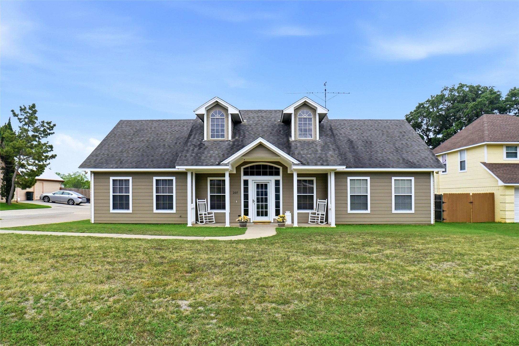 207 Bonita Drive Granbury TX 76049