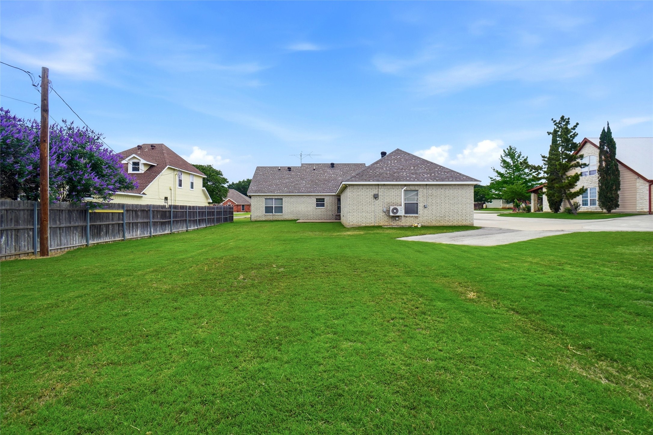 207 Bonita Drive Granbury TX 76049