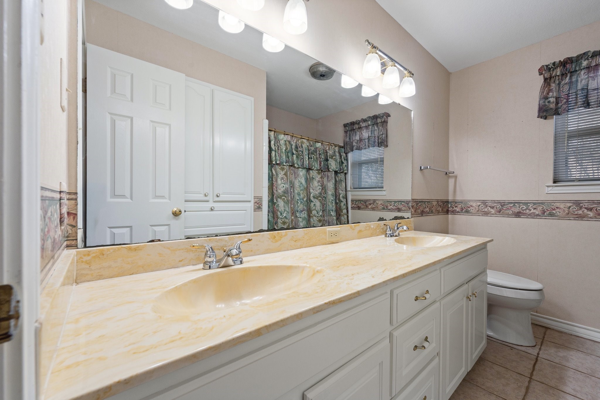 1002 Berkley Drive Cleburne TX 76033