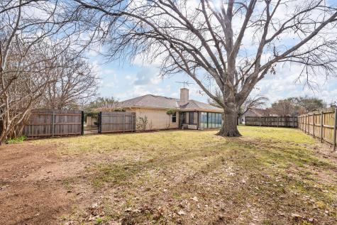 1002 Berkley Drive Cleburne TX 76033