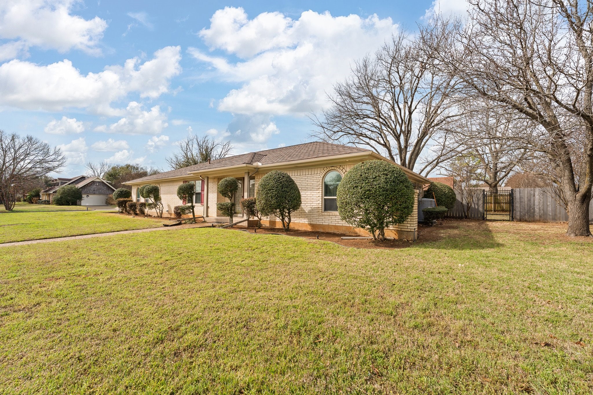 1002 Berkley Drive Cleburne TX 76033
