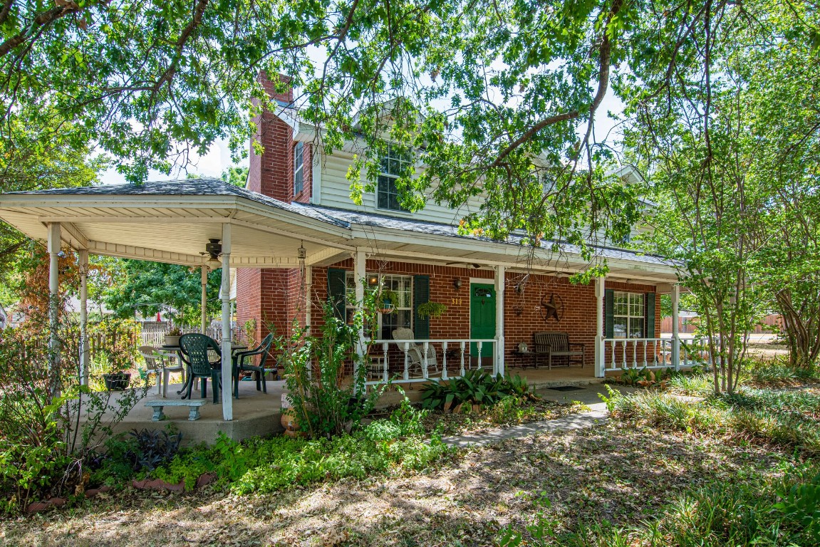 319 W 7th Street Justin TX 76247