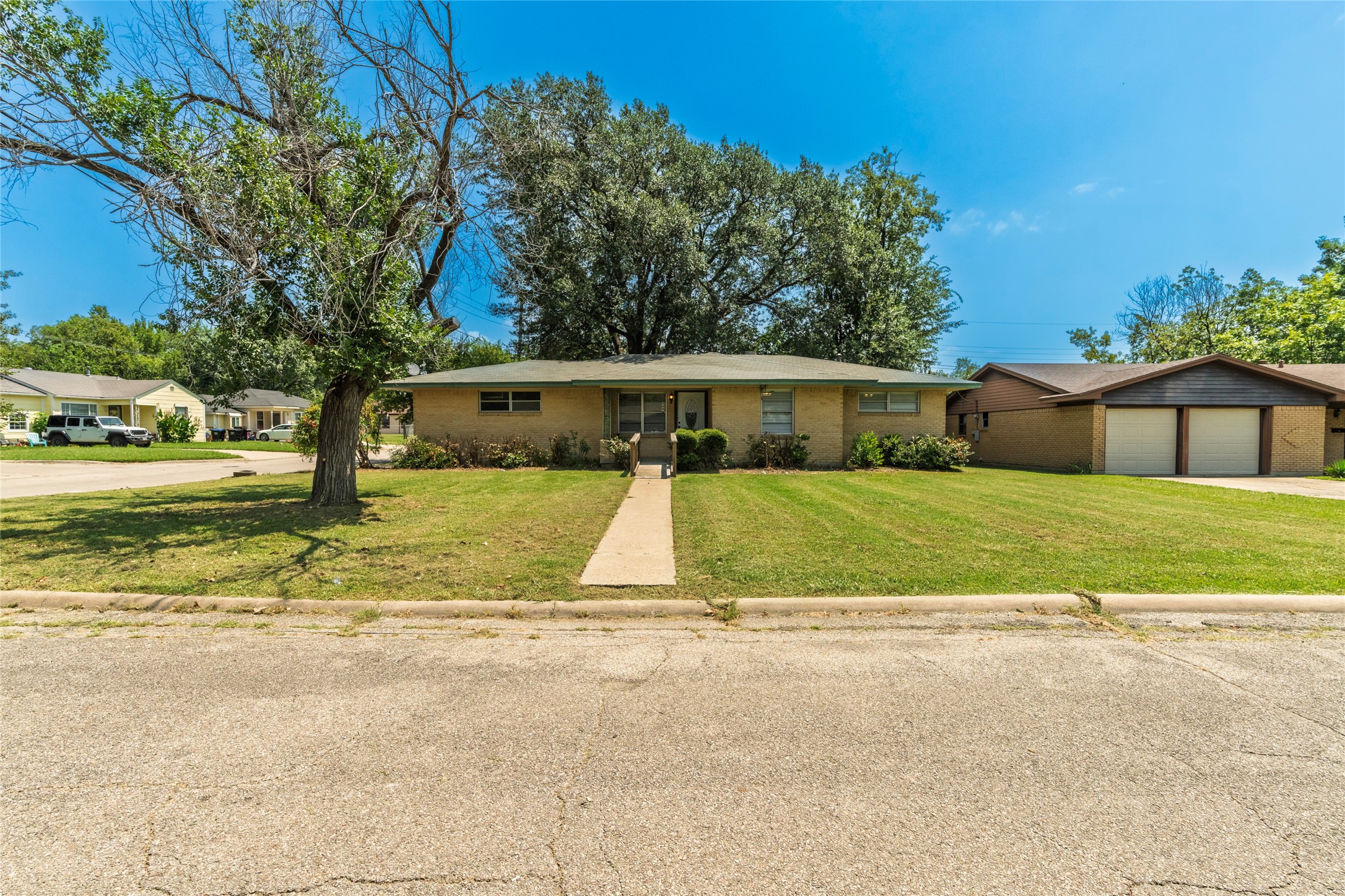 4001 Western Circle Greenville TX 75401