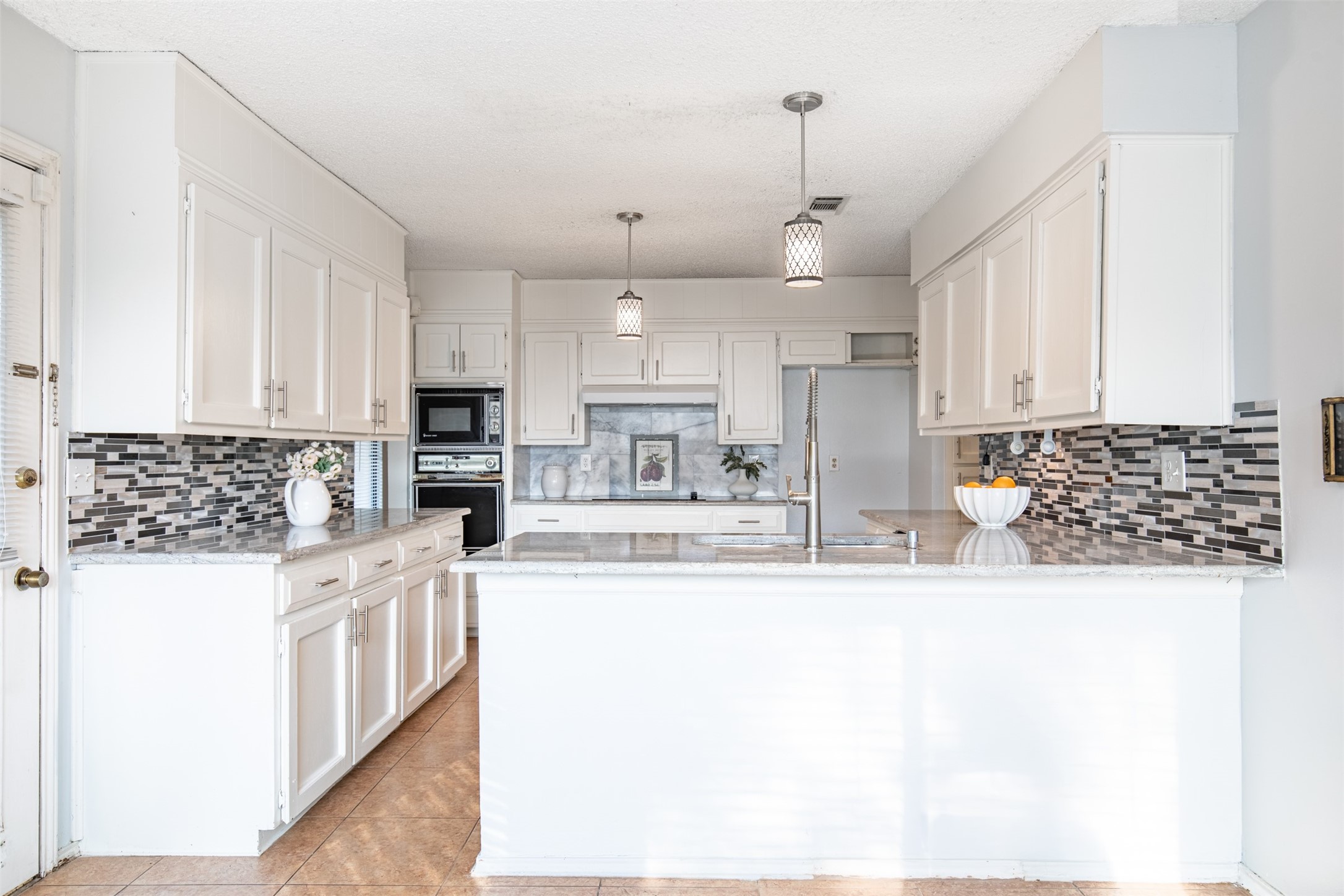 1102 St Croix Court Arlington TX 76012