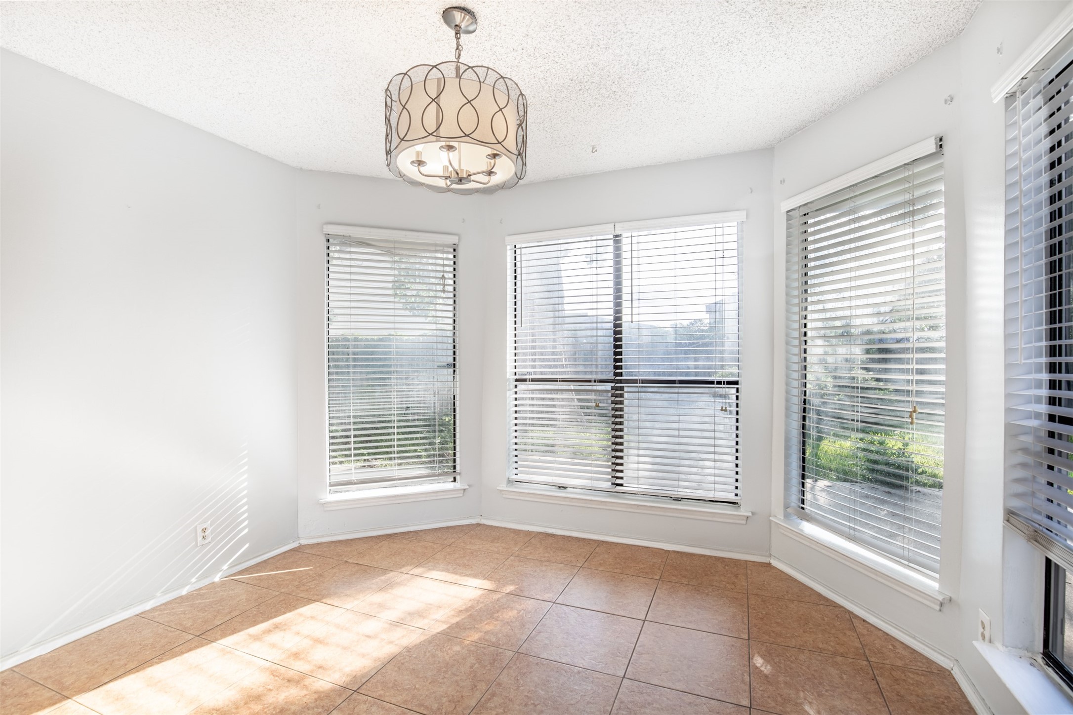1102 St Croix Court Arlington TX 76012