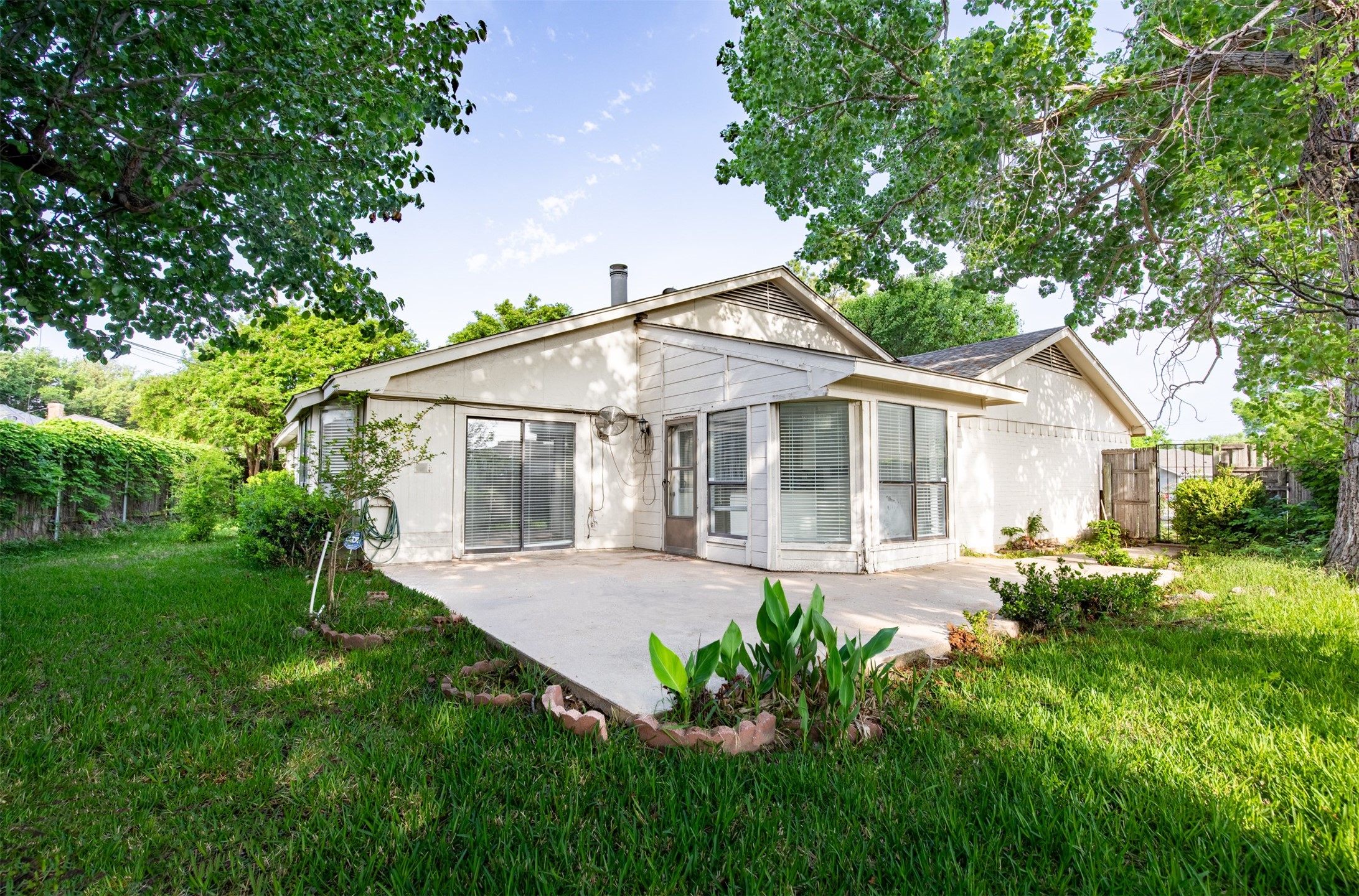 1102 St Croix Court Arlington TX 76012
