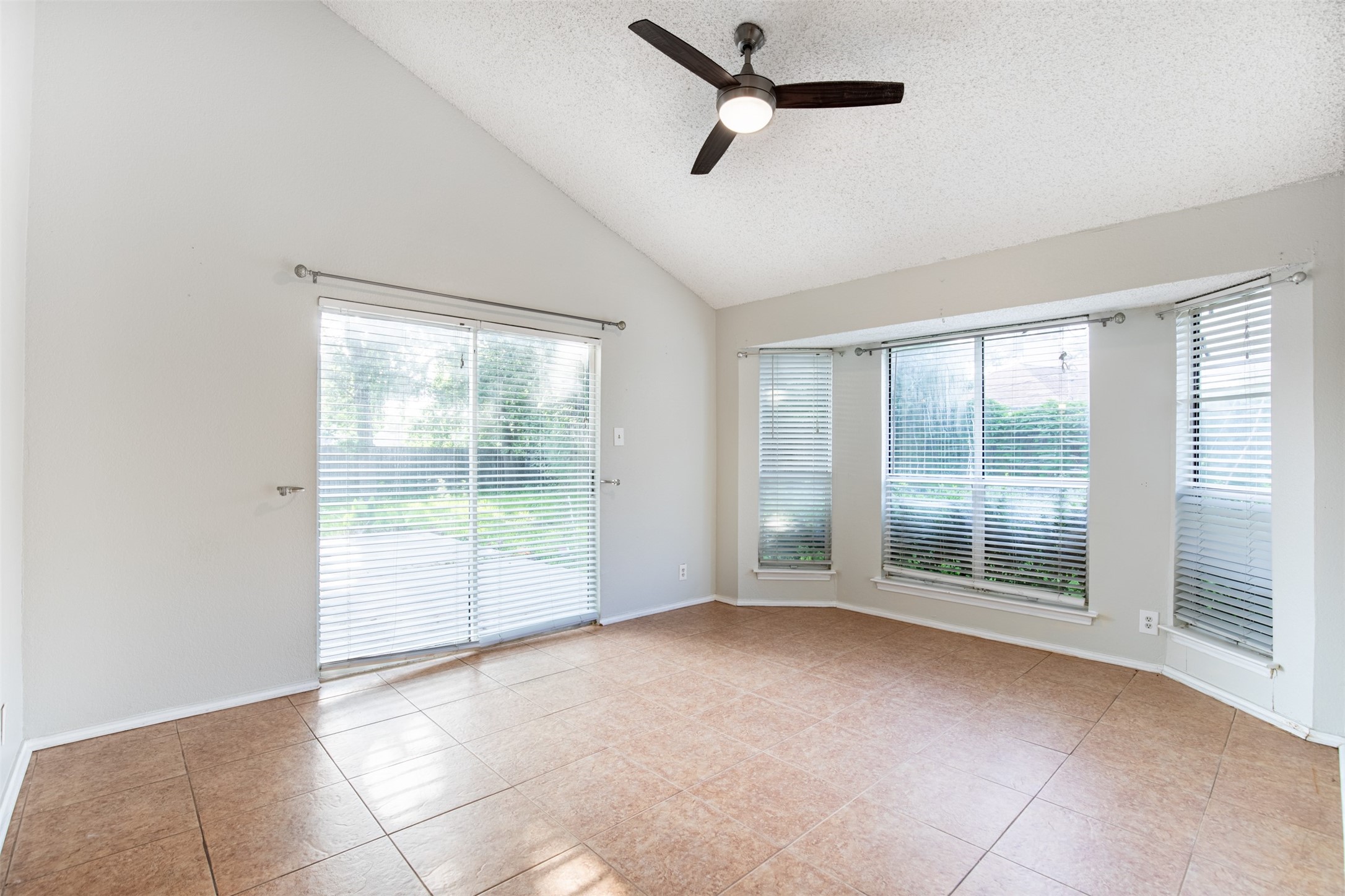 1102 St Croix Court Arlington TX 76012