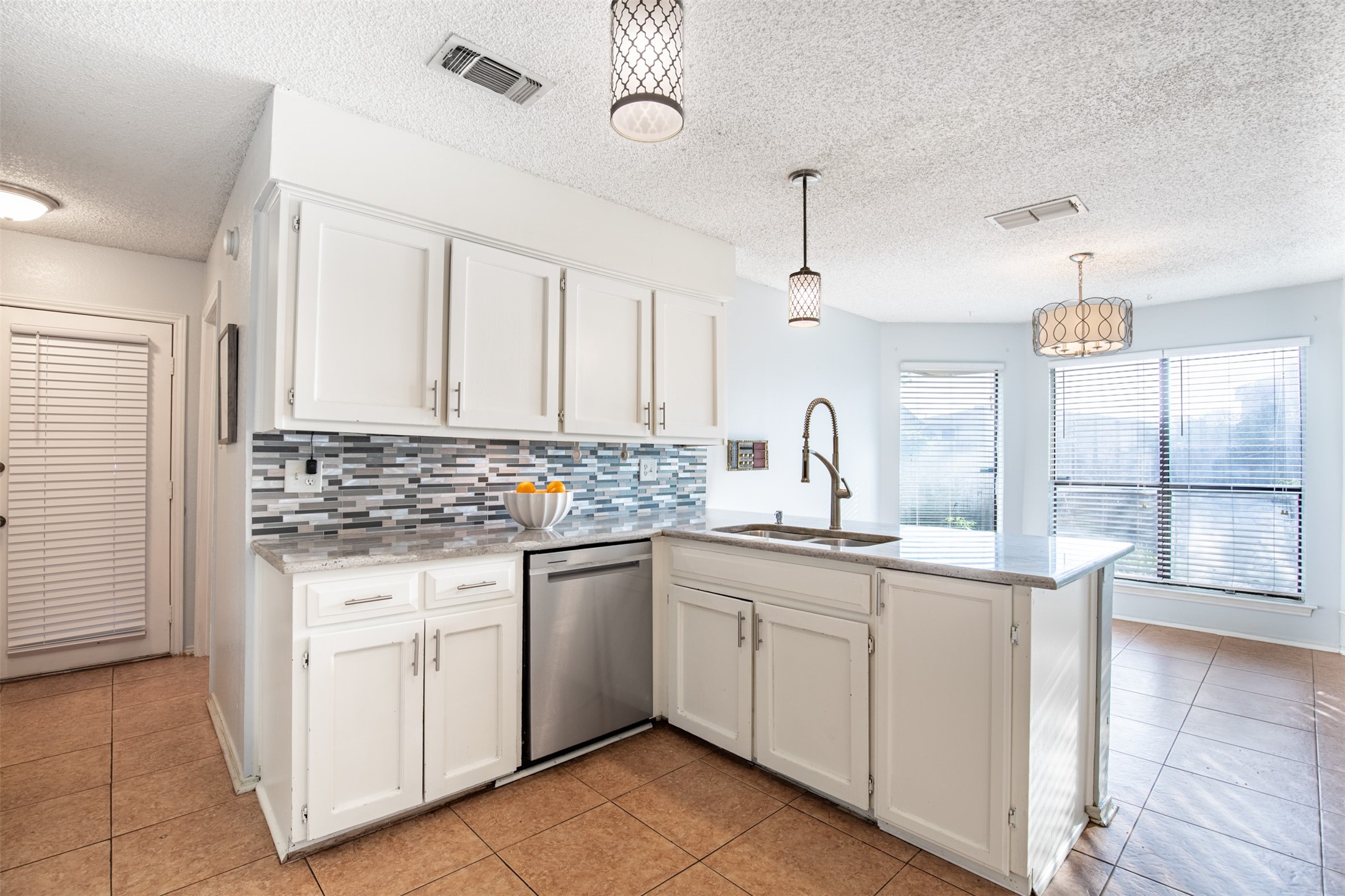 1102 St Croix Court Arlington TX 76012