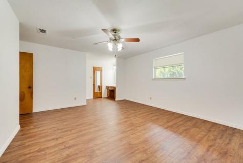 135 S Capri Drive Duncanville TX 75116