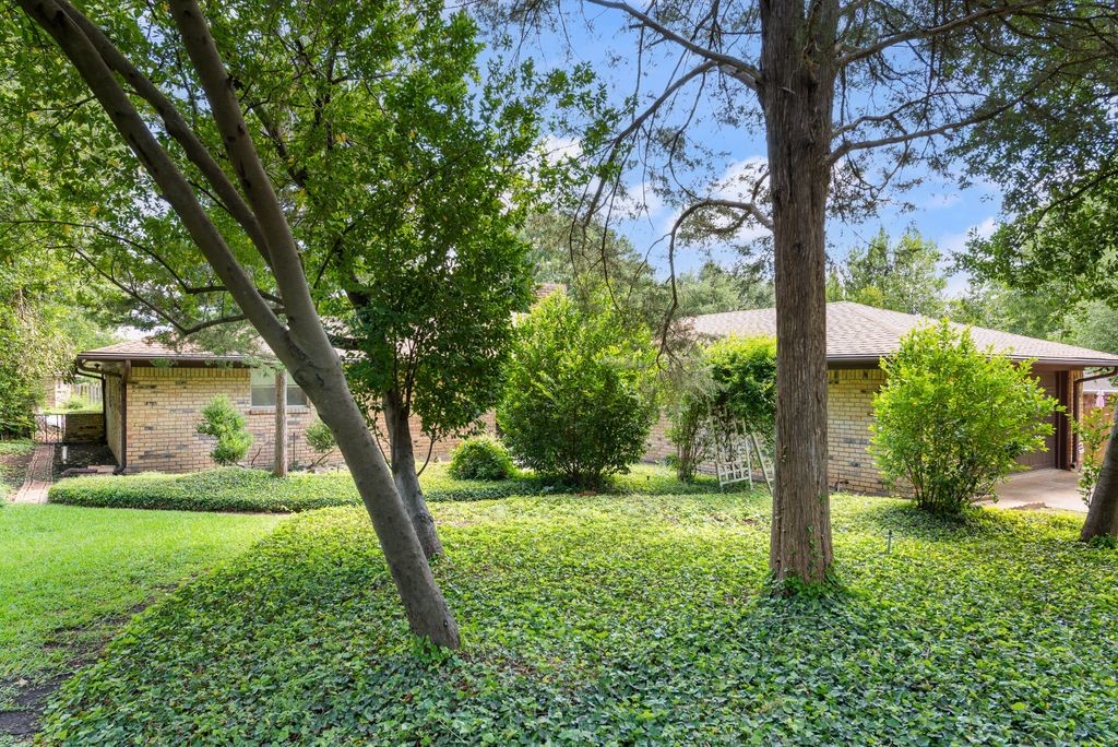 135 S Capri Drive Duncanville TX 75116