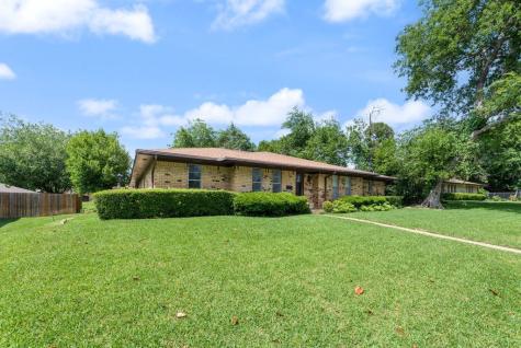 135 S Capri Drive Duncanville TX 75116