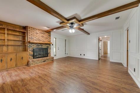135 S Capri Drive Duncanville TX 75116
