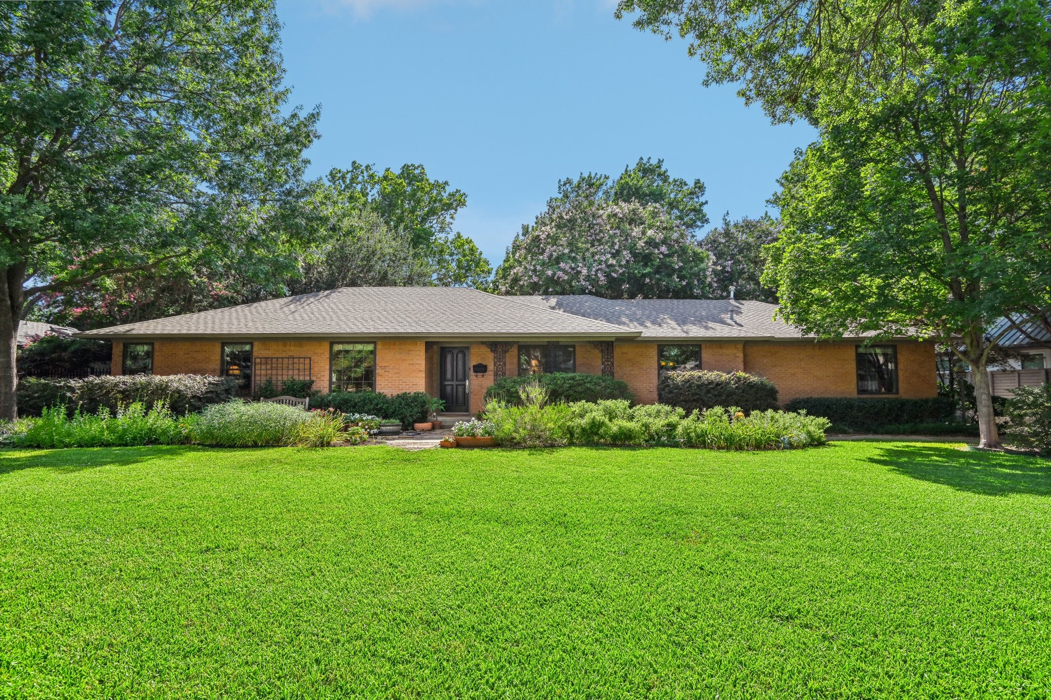 10417 Coppedge Lane Dallas TX 75229