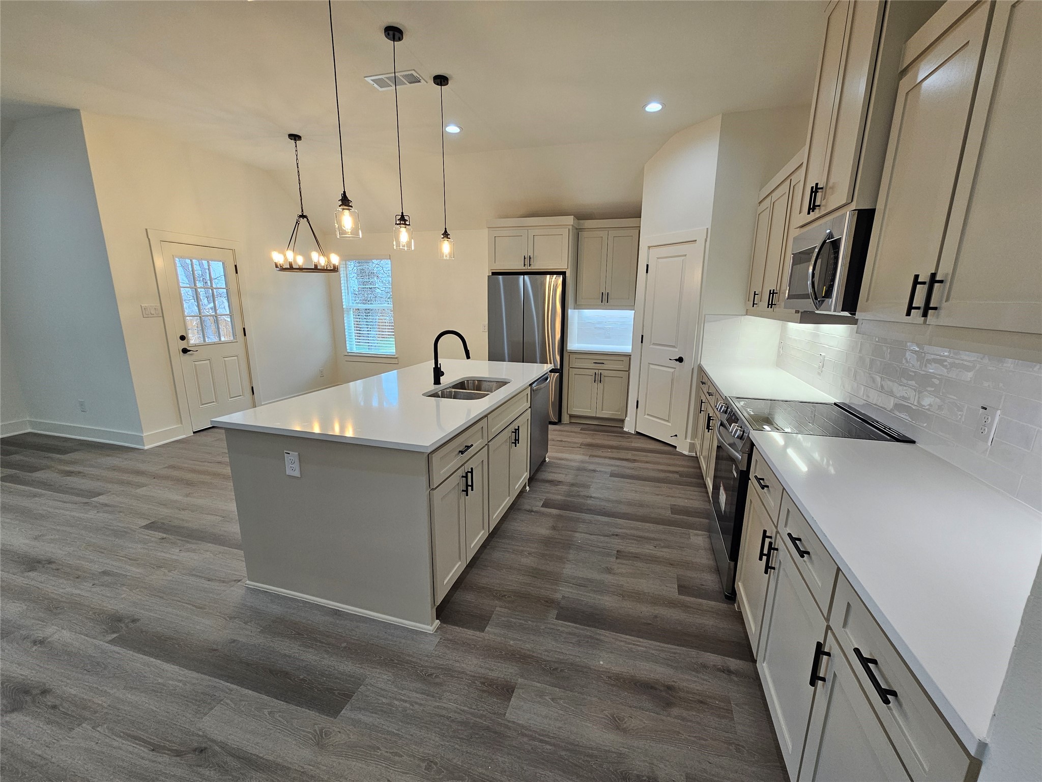 605 Begonia Drive Azle TX 76029