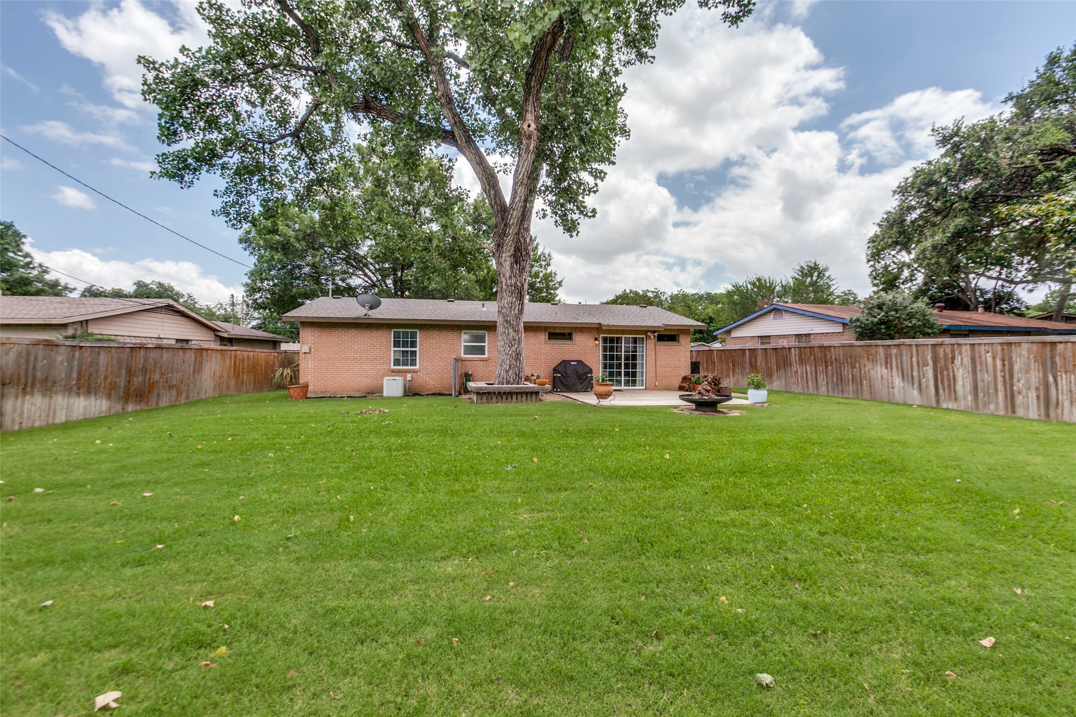 818 Wateka Way Richardson TX 75080