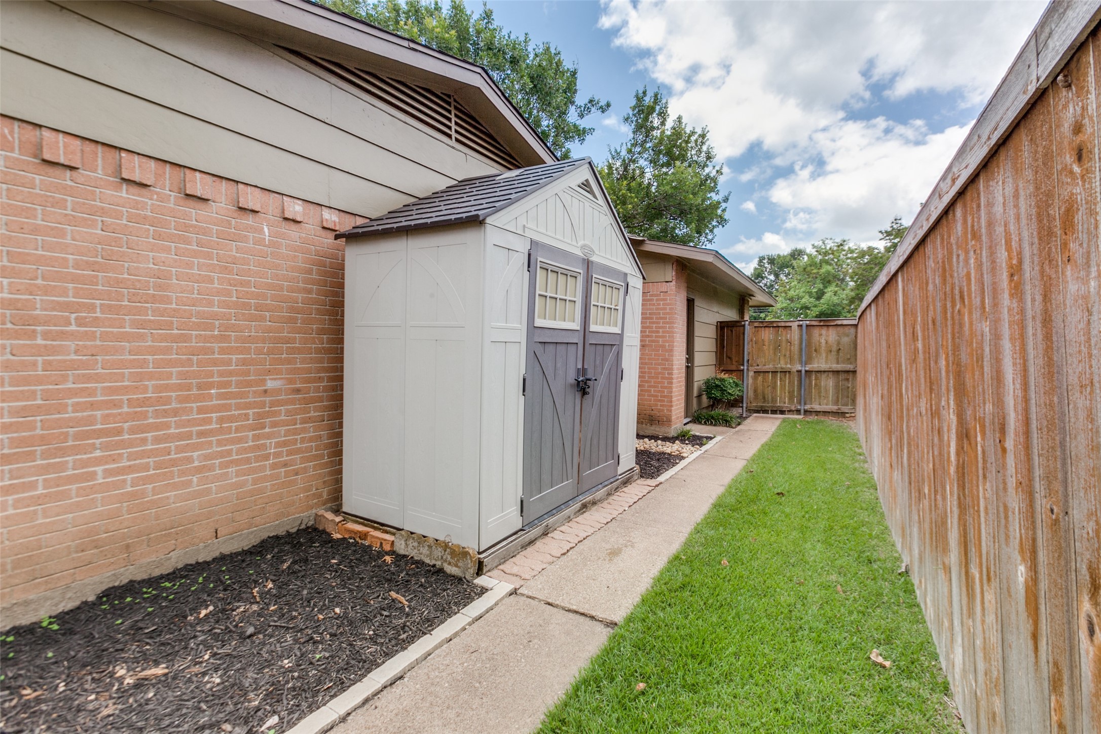 818 Wateka Way Richardson TX 75080