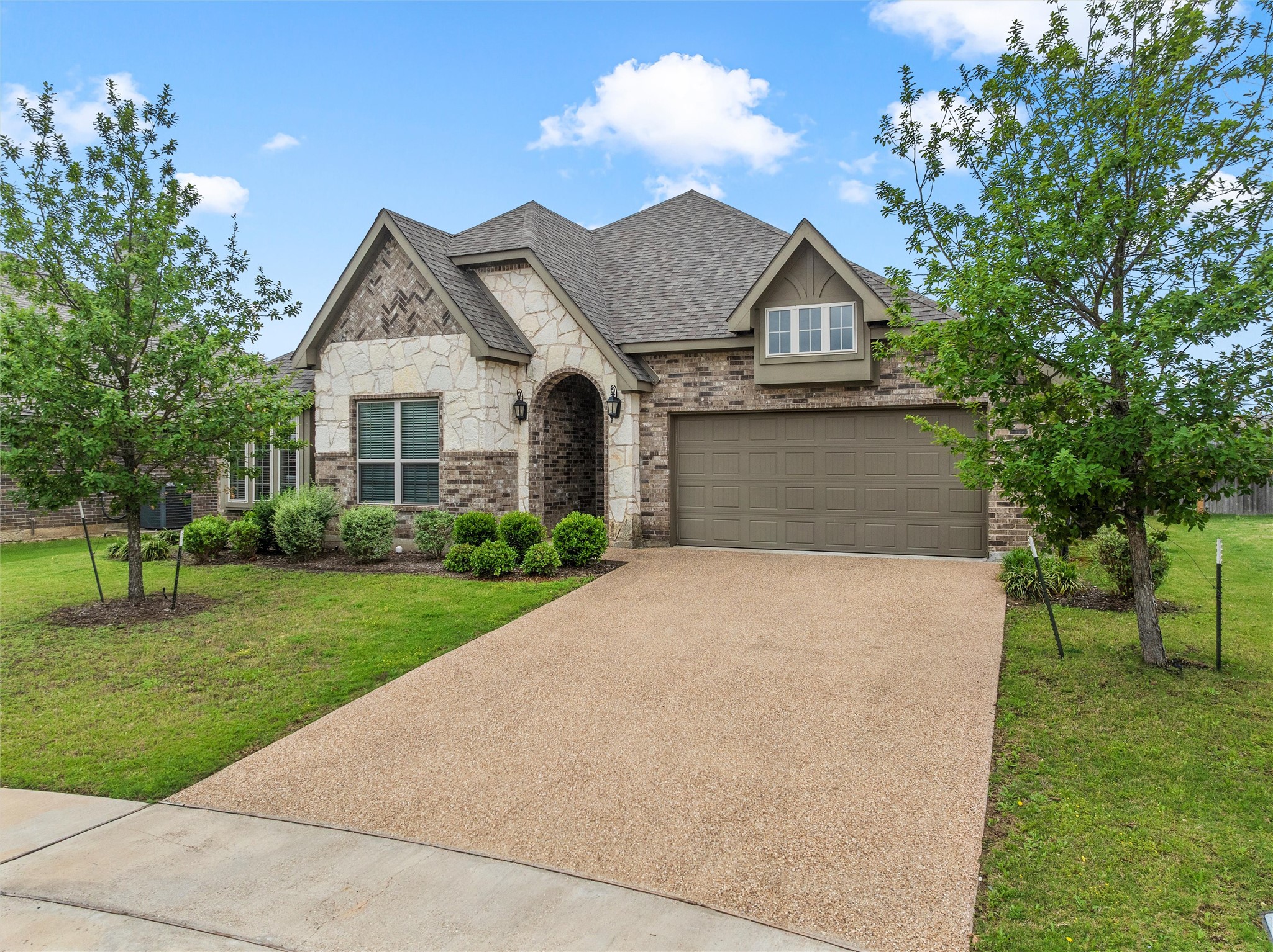 905 Heriot Court Mcgregor TX 76657