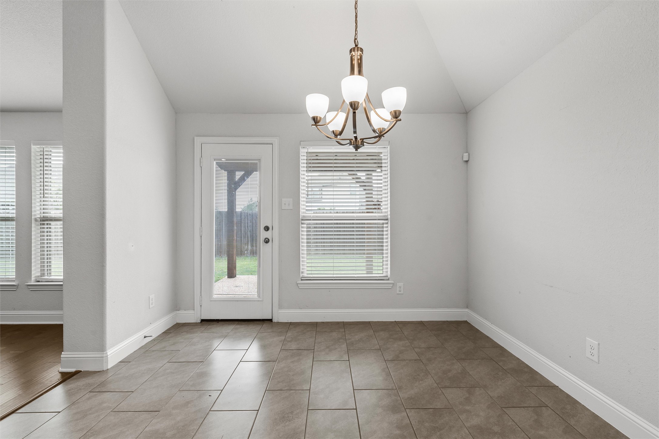 905 Heriot Court Mcgregor TX 76657