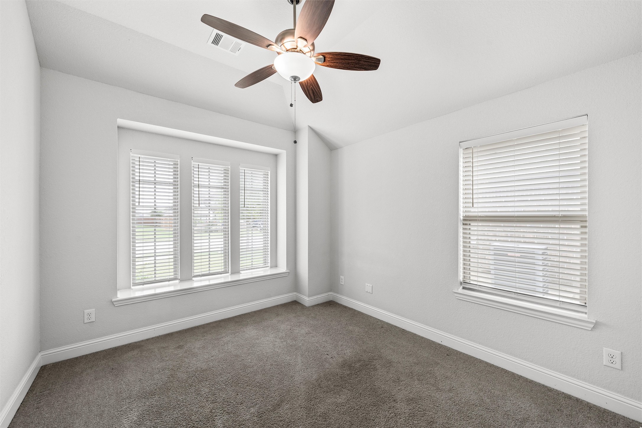 905 Heriot Court Mcgregor TX 76657