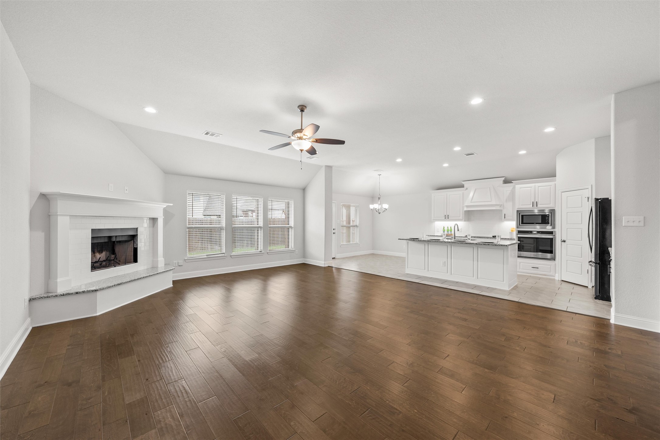 905 Heriot Court Mcgregor TX 76657